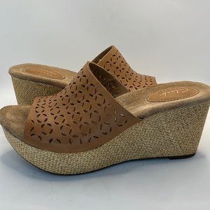 Clarks Caslynn Dylin platform wedges camel boho retro heels sandals